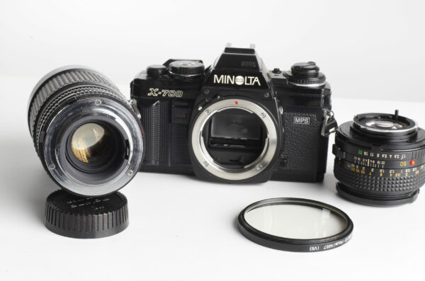 MINOLTA X700 + 50MM 1,4 + TOKINA 35-200 + BORSA - immagine 9